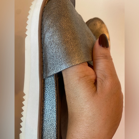 Eileen Fisher Touch platform metallic silver leather thong slide 7.5 - Picture 10 of 11